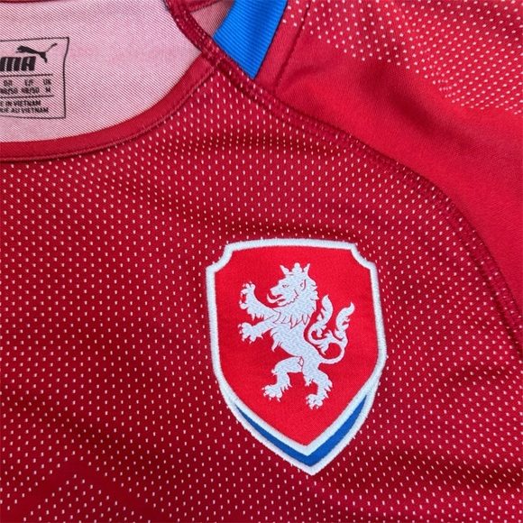 2018-19 Puma Czechia National Home Football Jersey Size: M - Picture 6 of 10